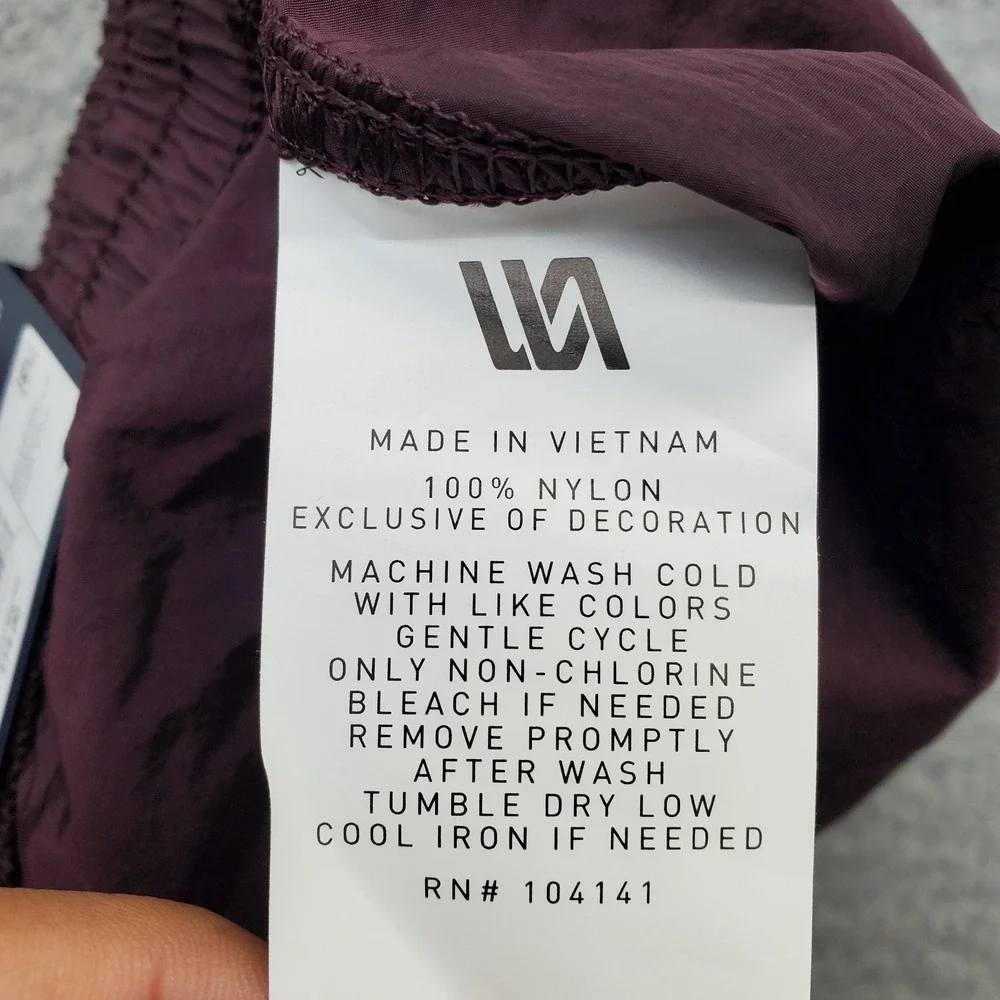 VRST All-In Unlined Shorts Mens M Burgundy Zipper Pocket Water Repellent Pull On